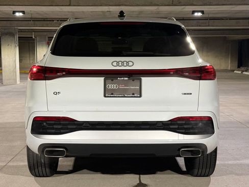 Used 2025 Audi Q5 Premium w/ Convenience Package image 9