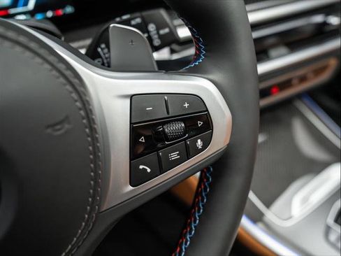 Used 2025 BMW X5 M60i w/ Executive Package image 24