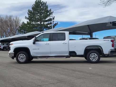 Used 2024 Chevrolet Silverado 2500 LT image 4