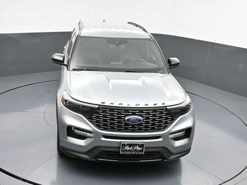 Used 2023 Ford Explorer ST-Line w/ Class IV Trailer Tow Package image 32