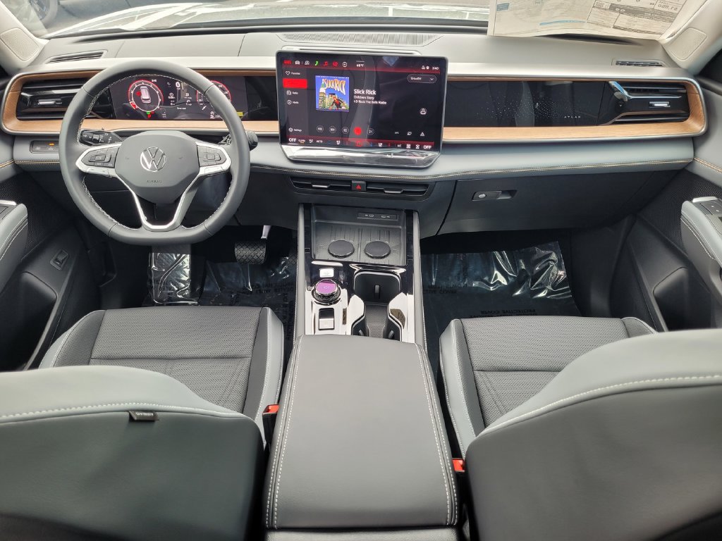 New 2027 Volkswagen Atlas SE FWD image 16