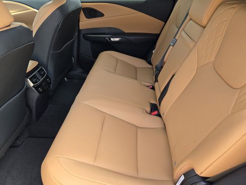 Certified 2026 Lexus RX 350h w/ Cold Area Package image 38