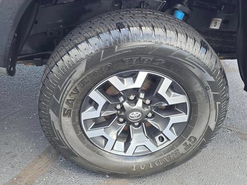 Used 2021 Toyota Tacoma TRD Off-Road AWD/4WD image 14