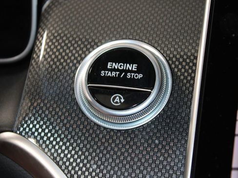 Used 2024 Mercedes-Benz GLC 300 4MATIC image 40