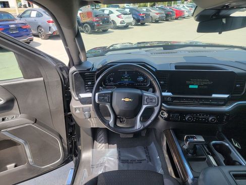 Used 2022 Chevrolet Silverado 1500 LT w/ Protection Package RWD image 17