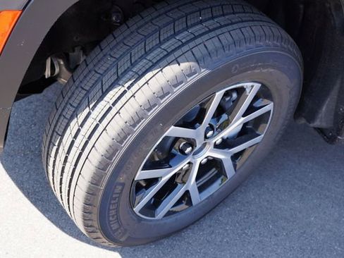 New 2025 Jeep Grand Cherokee Limited w/ Luxury Tech Group II image 9