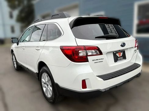 Used 2017 Subaru Outback 2.5i Premium AWD/4WD image 5