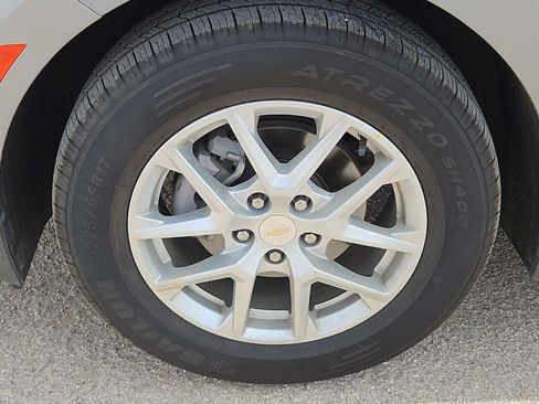 Used 2024 Chevrolet Equinox LT FWD image 12