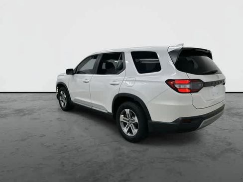 Used 2025 Honda Pilot EX-L image 9