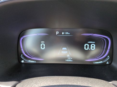 Used 2025 Kia Soul LX w/ LX Technology Package FWD image 29