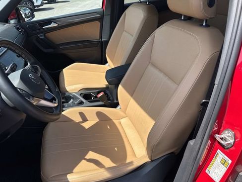 Used 2023 Volkswagen Tiguan SE AWD/4WD image 27