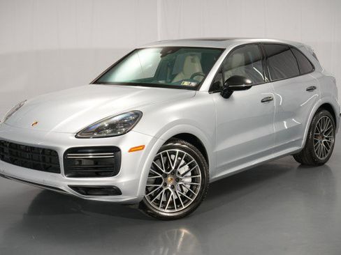 Used 2019 Porsche Cayenne Turbo AWD/4WD image 1