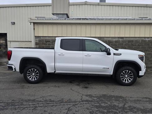 Used 2022 GMC Sierra 1500 AT4 w/ AT4 Premium Package image 12