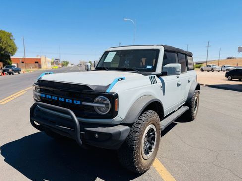 Used 2021 Ford Bronco Outer Banks w/ Sasquatch Package AWD/4WD image 7