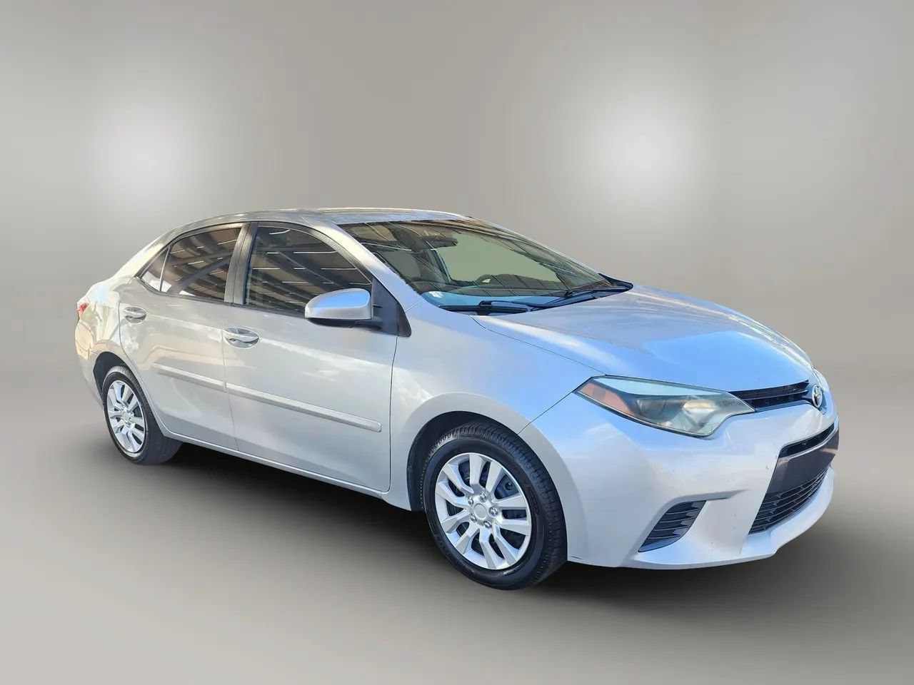 Used 2015 Toyota Corolla LE FWD image 4