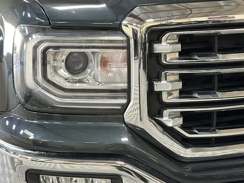 Used 2018 GMC Sierra 1500 SLT w/ SLT Premium Package image 43