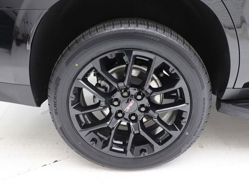 Used 2022 GMC Yukon SLE w/ Gmc Pro Safety Plus Package image 10