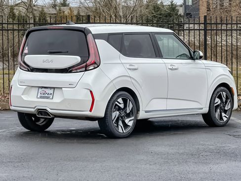 Used 2023 Kia Soul GT-Line image 3