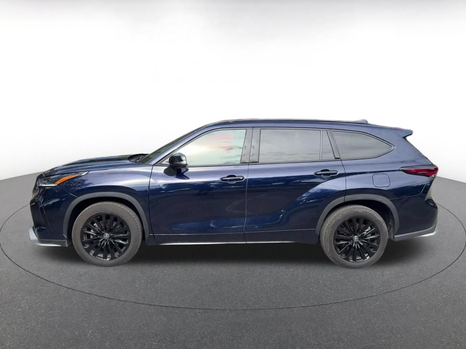 Used 2025 Toyota Highlander XSE AWD/4WD image 8