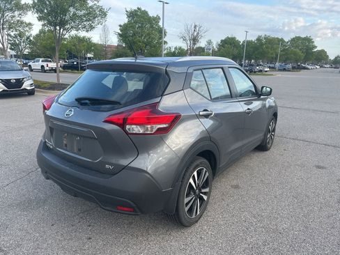 Used 2019 Nissan Kicks SV image 5