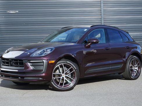Certified 2023 Porsche Macan AWD/4WD image 1