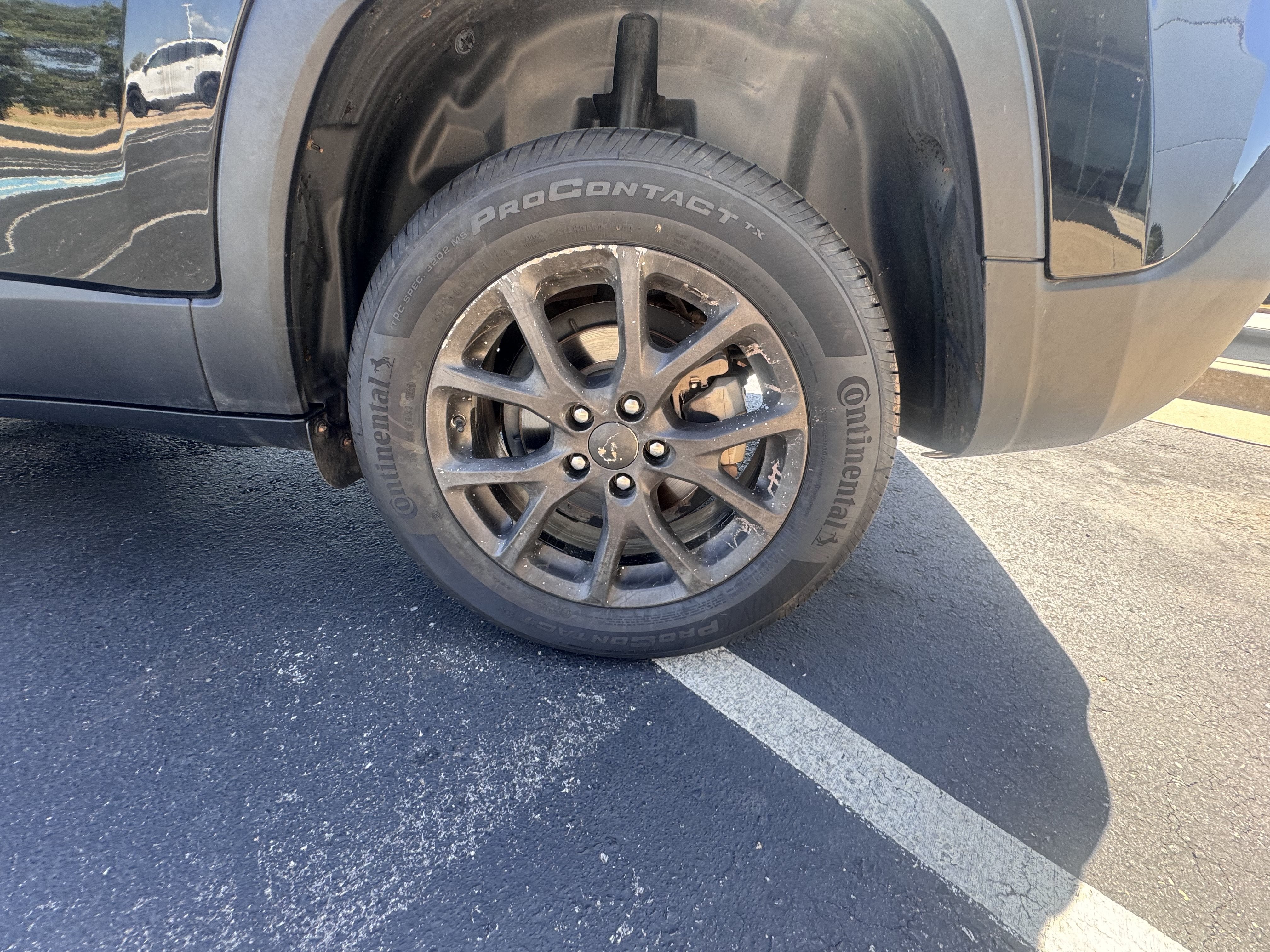 Used 2017 Jeep Cherokee Latitude FWD image 8