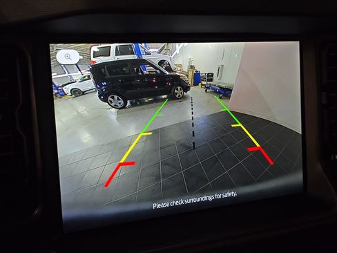 New 2025 Ford Bronco Badlands image 25