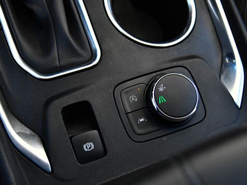 Used 2022 Chevrolet Traverse LT image 26