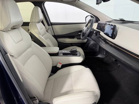 Used 2024 Nissan Ariya FWD image 34
