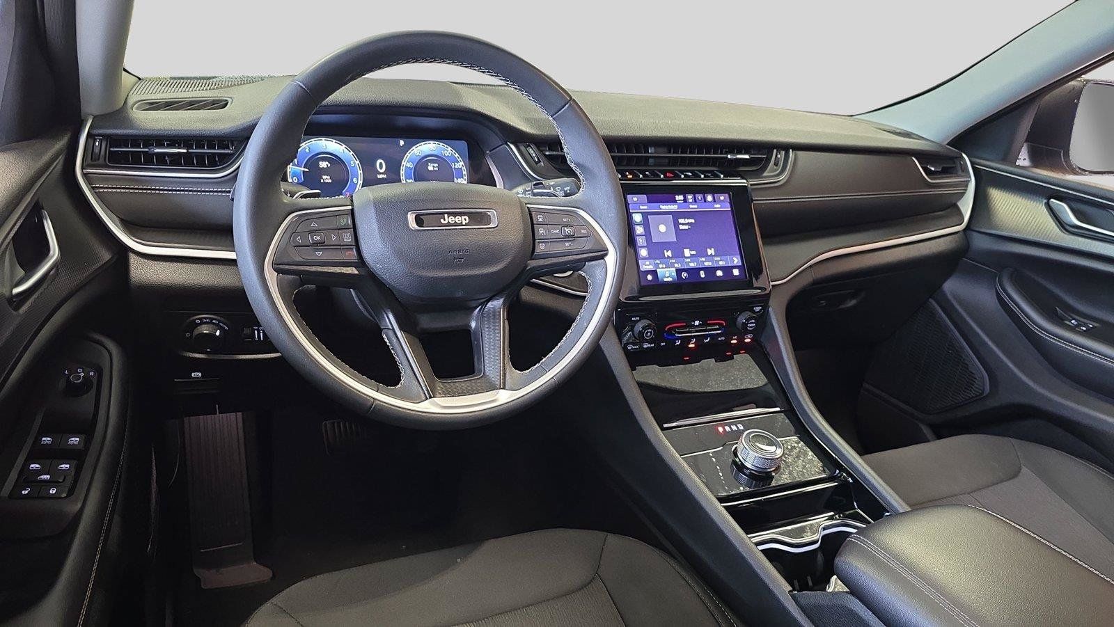 Used 2023 Jeep Grand Cherokee L Laredo AWD/4WD image 20