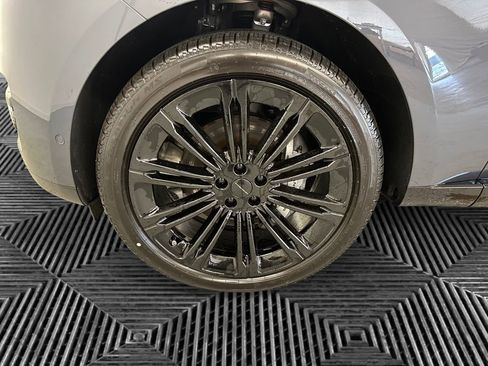 New 2026 Land Rover Range Rover SE image 14