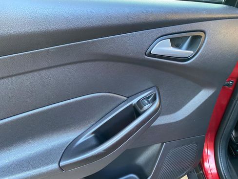 Used 2014 Ford Focus SE image 34