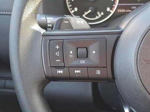 Used 2025 Nissan Pathfinder S image 22