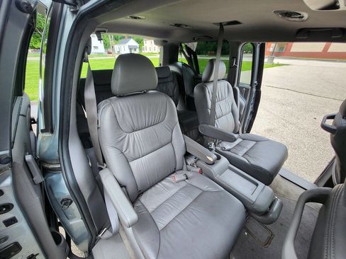 Used 2010 Honda Odyssey EX-L image 24