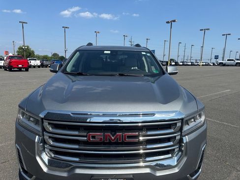Used 2023 GMC Acadia SLT AWD/4WD image 5