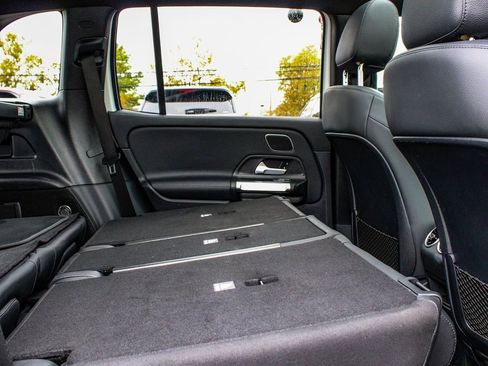 Used 2024 Mercedes-Benz GLB 250 4MATIC w/ Driver Assistance Package image 39