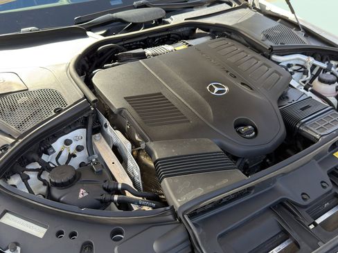 Used 2022 Mercedes-Benz S 500 4MATIC w/ AMG Line Package image 10