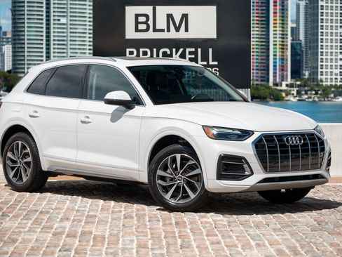 Used 2021 Audi Q5 2.0T Premium w/ Convenience Package image 1