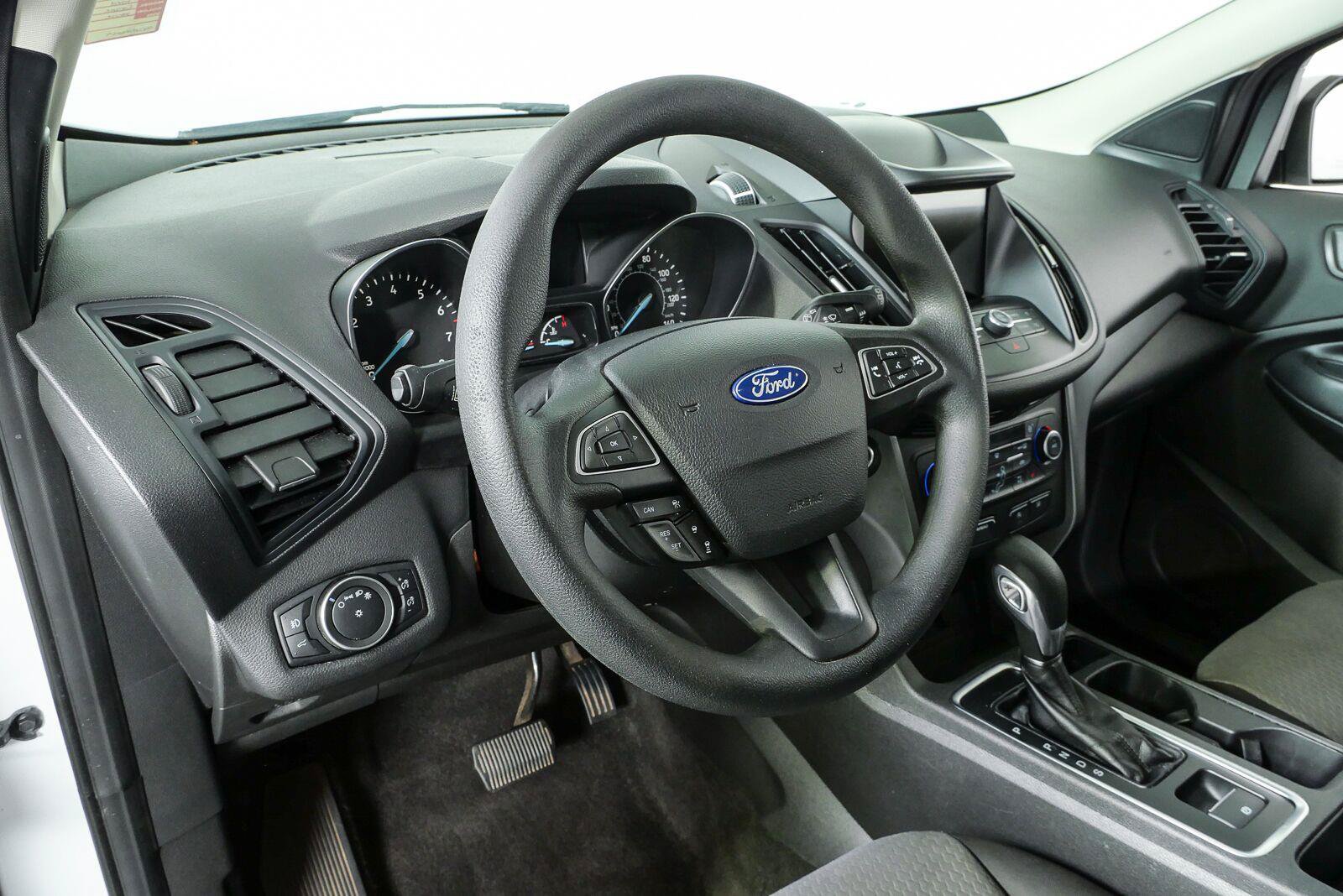 Used 2019 Ford Escape SE FWD image 4