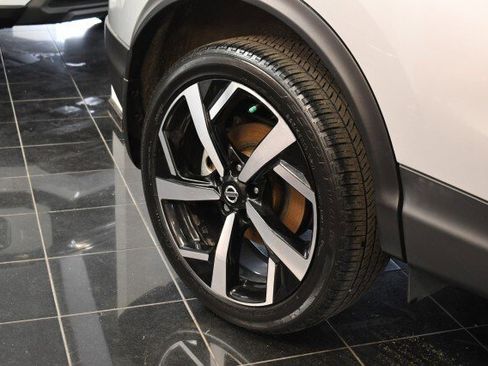 Used 2022 Nissan Rogue Sport SL AWD/4WD image 36