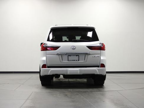 Used 2019 Lexus LX 570 4WD w/ Luxury Package image 5