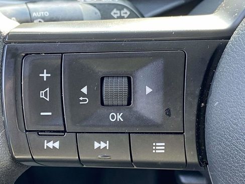 Used 2025 Nissan Kicks SV image 26