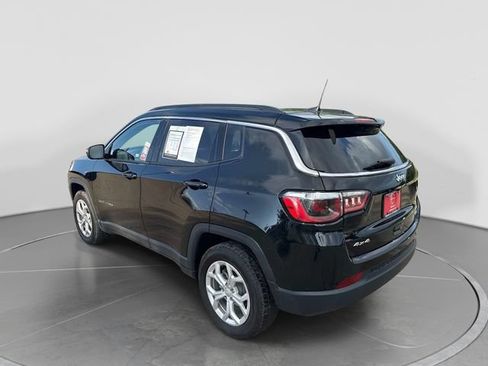 Used 2024 Jeep Compass Latitude AWD/4WD image 6