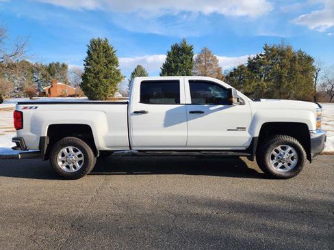 Used 2015 Chevrolet Silverado 2500 LT w/ Z71 Package, Off-Road image 5