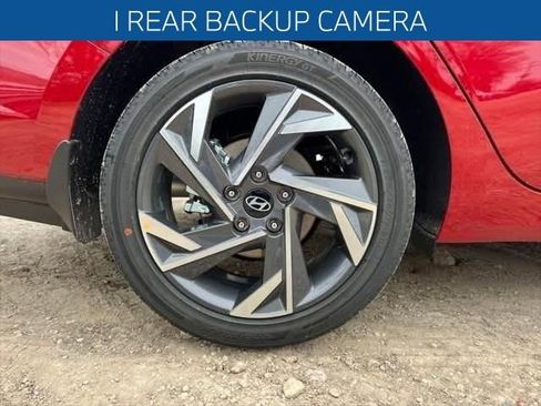 Used 2025 Hyundai Elantra Sport image 9