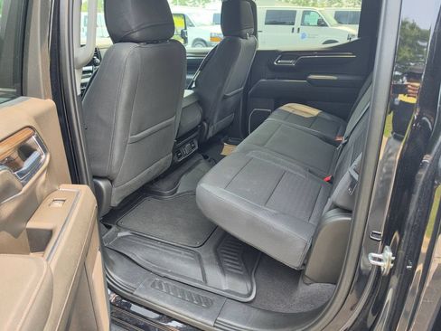 Used 2023 Chevrolet Silverado 1500 LT w/ Protection Package AWD/4WD image 9