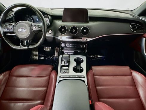 Used 2019 Kia Stinger GT2 image 16