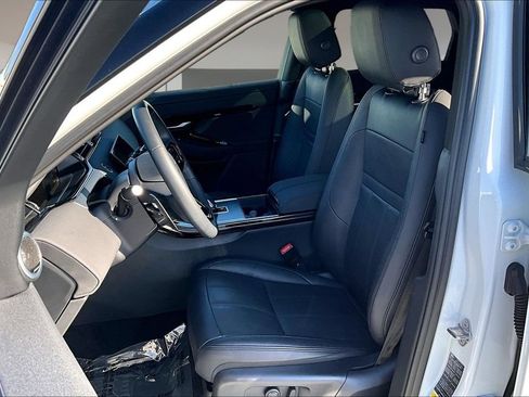 Certified 2025 Land Rover Range Rover Evoque Dynamic SE AWD/4WD image 19