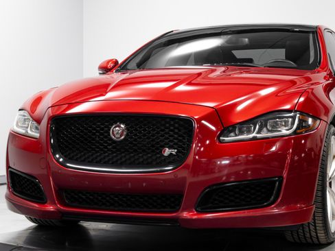 Used 2016 Jaguar XJ R image 67
