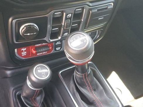 Used 2021 Jeep Wrangler Unlimited Rubicon w/ Dual Top Group AWD/4WD image 29